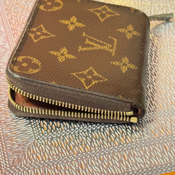 Louis Vuitton Card holder Zipper round Monogram wallet - Picture 10 of 15